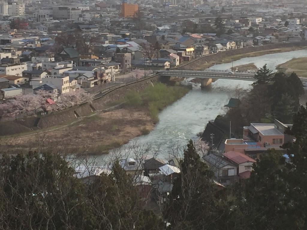 Overlooking a bend in the river in the city of Yokote. From this vantage point you can be reminded to pray for all the people who need to hear about the love of Jesus.